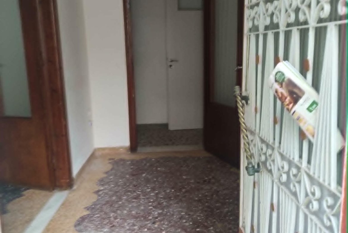 Ευκαιρία Επένδυσης: Φωτεινό, Γωνιακό Ισόγειο Διαμέρισμα 82 τ.μ. στην Καρδιά της Αμφιάλης (Κερατσίνι)